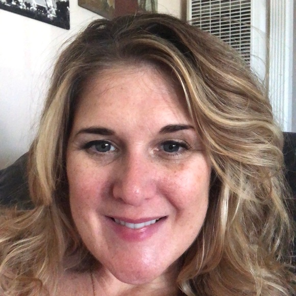 Meet your Posher, Jennifer - Picture 1 of 1
